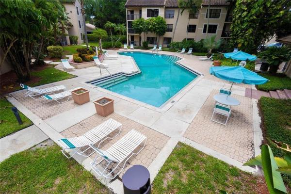 Palm-Aire Gardens, 4241 W Mcnab Rd #32, Pompano Beach, Florida 33069, image 1