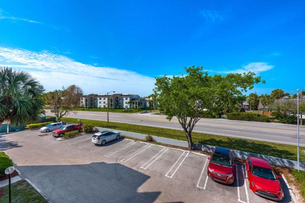 Presidential Golfview, 1700 N Congress Ave #302, West Palm Beach, Florida 33401, image 3