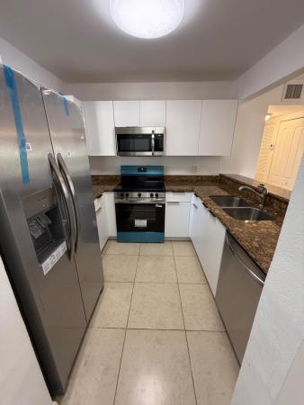 Palm Beach Grande, 1515 Lake Crystal Dr #B, West Palm Beach, Florida 33411, image 2