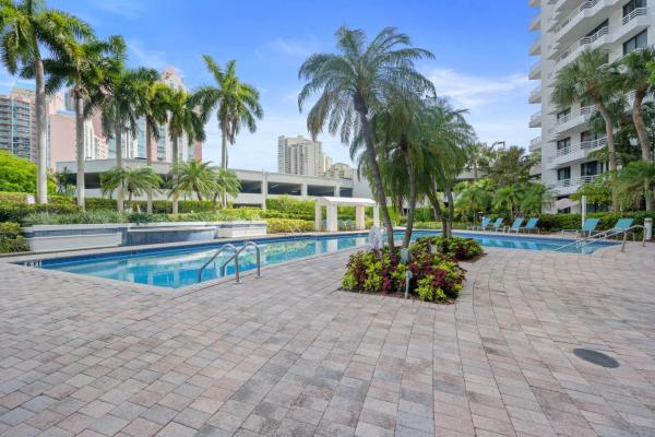 Parc Central Aventura East, 3300 NE 192nd St #915, Aventura, Florida 33180, image 1