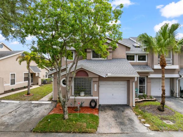 Discovery Pointe, 2030 Discovery Cir E, Deerfield Beach, Florida 33442, image 2