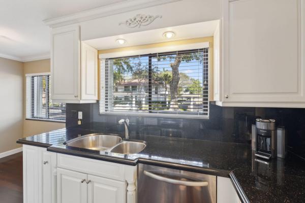100 Pelican Pointe Dr #101, Delray Beach, Florida 33483, image 2