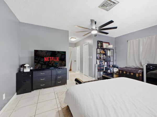Palm Townhouse, 2200 Monroe St #24, Hollywood, Florida 33020, image 1