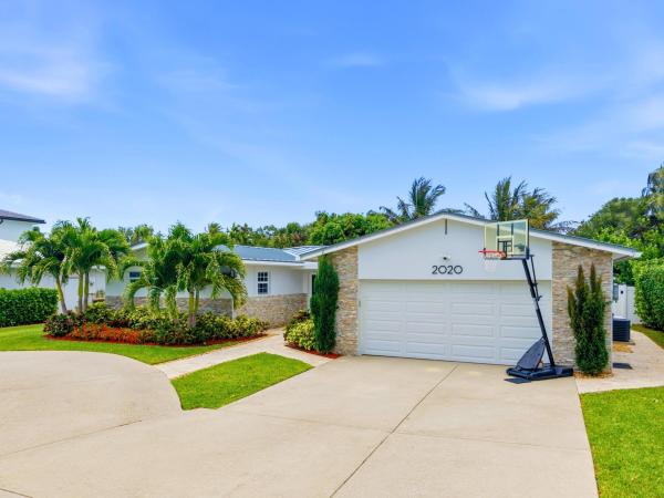 Hillsboro Estates, 2020 NE 26th St, Lighthouse Point, Florida 33064, image 2