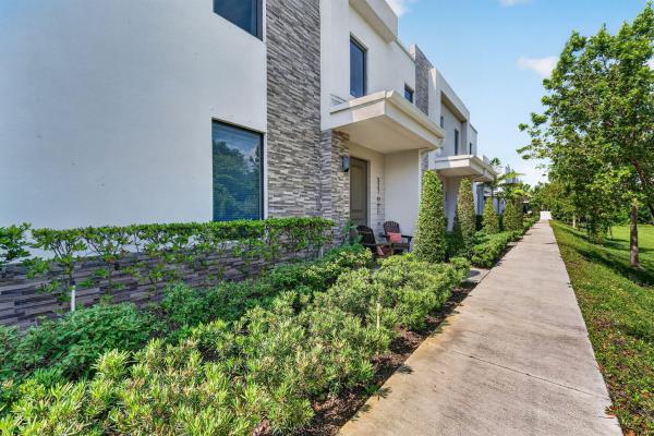 Gardenia Park, 527 NW 17th St, Fort Lauderdale, Florida 33311, image 1