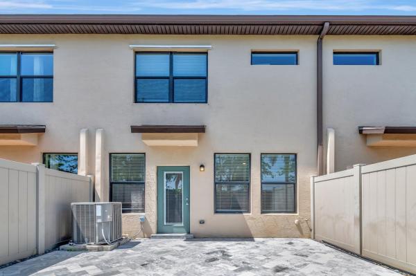 Preston Square, 2854 Bard St, Palm Springs, Florida 33406, image 1