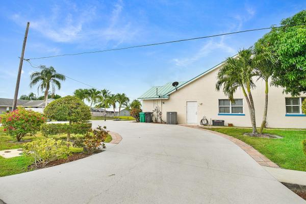 702 SE Adams Ct, Port St. Lucie, Florida 34984, image 1