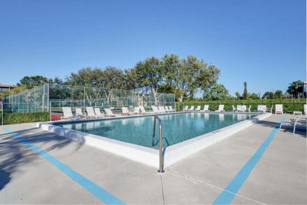 Pembridge At Lakes Of Delray, 15301 Pembridge Ave #44, Delray Beach, Florida 33484, image 2