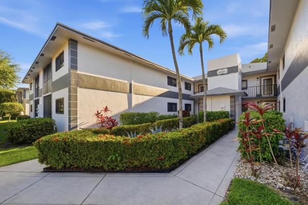 Pembridge At Lakes Of Delray, 15301 Pembridge Ave #44, Delray Beach, Florida 33484, image 3