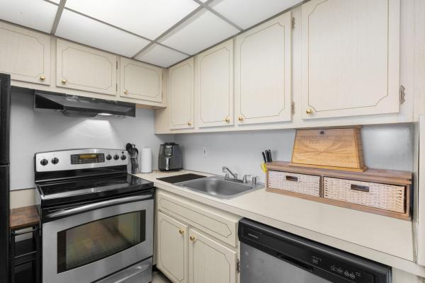 Sterling Village, 740 W Horizons #203, Boynton Beach, Florida 33435, image 2