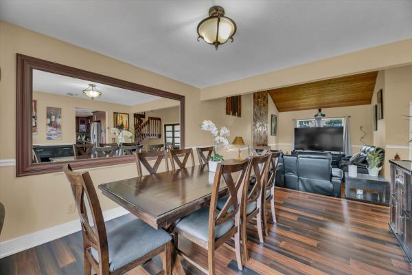 Tanglewood Lakes, 621 SW 98th Ter, Pembroke Pines, Florida 33025, image 1
