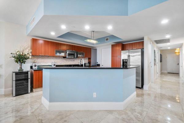 Marina Grande Club & Residences, 2650 Lake Shore Dr #206, Riviera Beach, Florida 33404, image 2