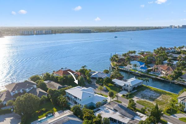 Palm Beach Isles, 1041 Bimini Ln, Riviera Beach, Florida 33404, image 2