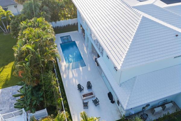 1041 Bimini Ln, Riviera Beach, Florida 33404, image 1