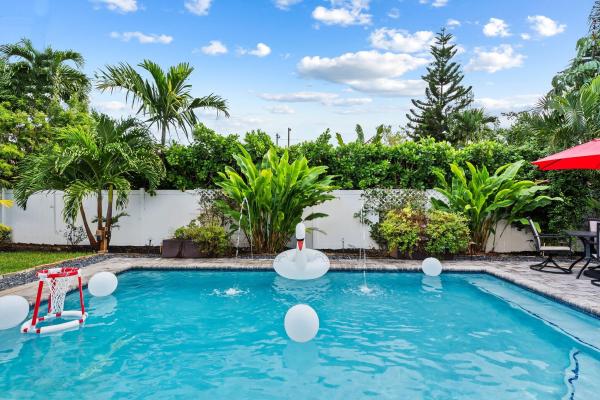 Bonie Villas, 2640 NW 9th Ln, Wilton Manors, Florida 33311, image 3