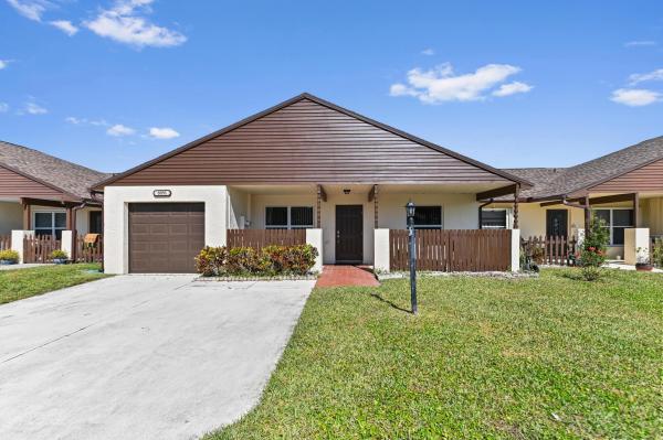 The Lakes Of Sherbrooke, 8515 Lake Point Ct, Lake Worth, Florida 33467, image 3