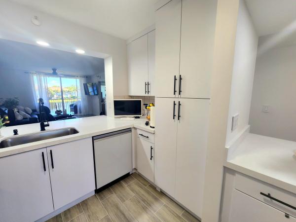 Southampton, 7751 Southampton Ter #215, Tamarac, Florida 33321, image 3