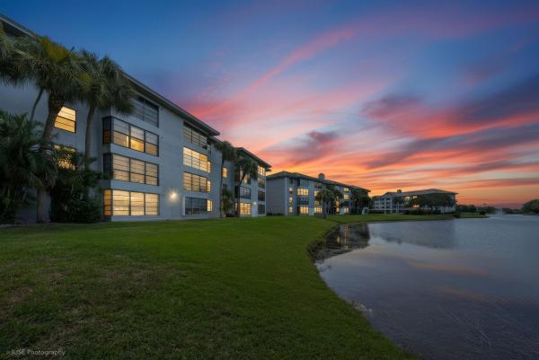 Whitehall Of Pine Island Ridge, 1528 Whitehall Dr #303, Davie, Florida 33324, image 3