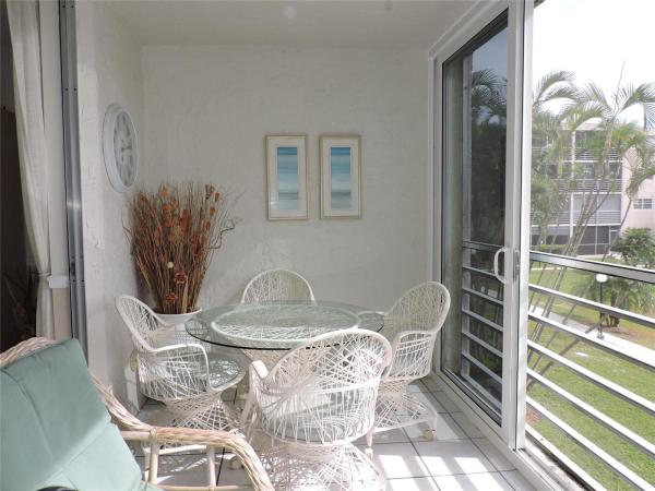 Meadowbrook Lakes, 324 SE 10th St #207, Dania Beach, Florida 33004, image 1