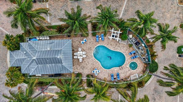 Tillotson Square, 2860 Marina Cir, Lighthouse Point, Florida 33064, image 1
