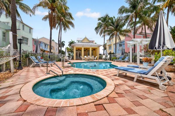 Tillotson Square, 2860 Marina Cir, Lighthouse Point, Florida 33064, image 1