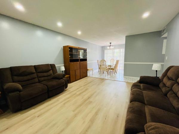11 Golfs Edge #E, West Palm Beach, Florida 33417, image 3