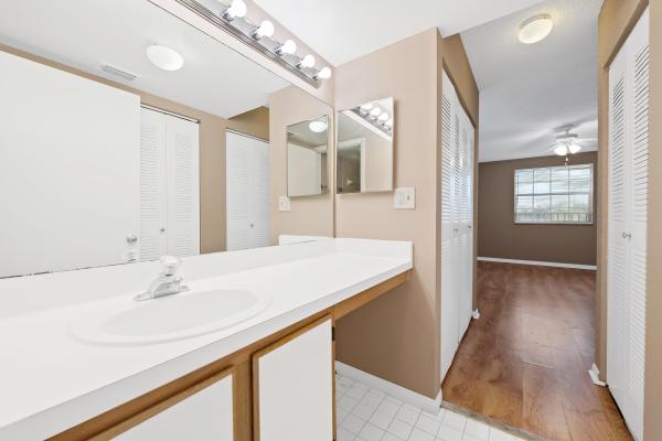 LakeView Club, 2861 N Oakland Forest Dr #202, Oakland Park, Florida 33309, image 3