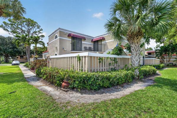 Chateau Wood, 4355 Village Dr #B, Delray Beach, Florida 33445, image 1