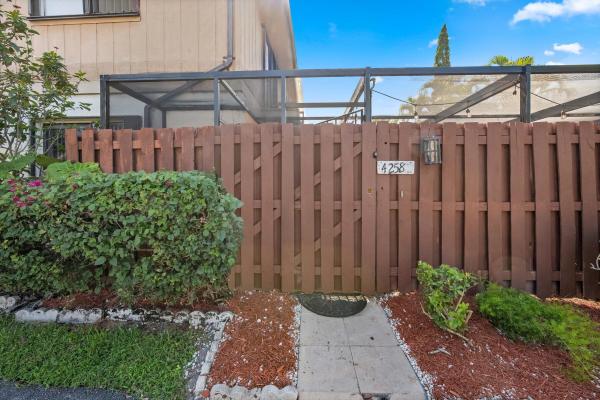4258 S Landar Dr, Lake Worth, Florida 33463, image 3