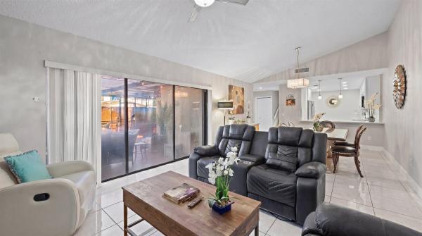 4258 S Landar Dr, Lake Worth, Florida 33463, image 1