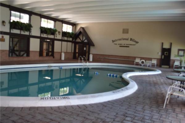 International Village At Inverrary, 3730 Inverrary Dr #2T, Lauderhill, Florida 33319, image 2