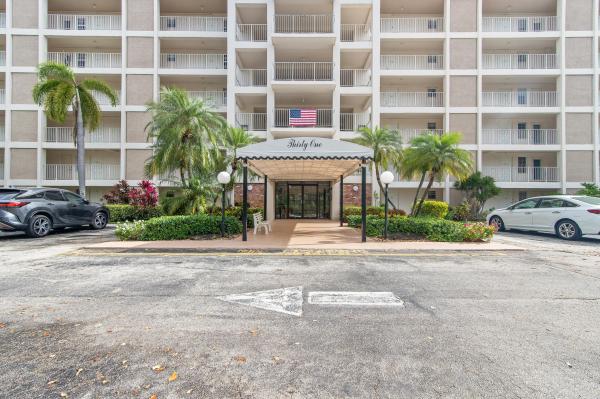 Palm-Aire Country Club 3, 2901 S Palm Aire Dr #501, Pompano Beach, Florida 33069, image 2