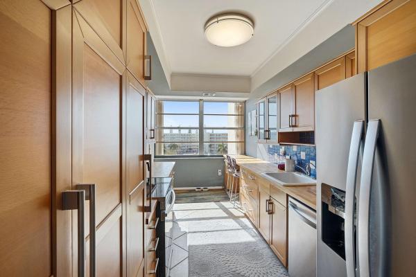 Del Prado, 18021 Biscayne Blvd #504-2, Aventura, Florida 33160, image 3