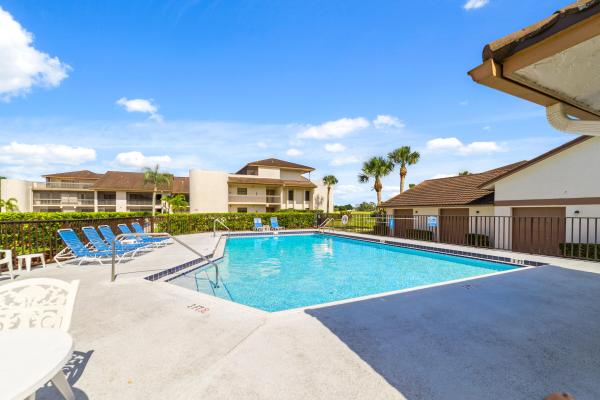Lakeshore Village Of Meadowood, 3500 Twin Lakes Ter #202, Fort Pierce, Florida 34951, image 3