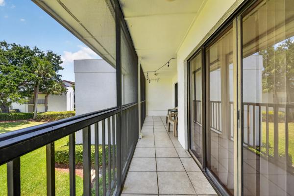 Lakeshore Village Of Meadowood, 3500 Twin Lakes Ter #202, Fort Pierce, Florida 34951, image 2
