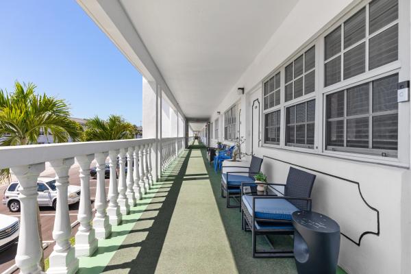 Maybury Mansions, 5203 NE 24th Ter #B-210, Fort Lauderdale, Florida 33308, image 1