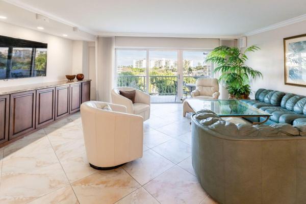 Lake House South, 875 E Camino Real, Boca Raton, Florida 33432, image 1