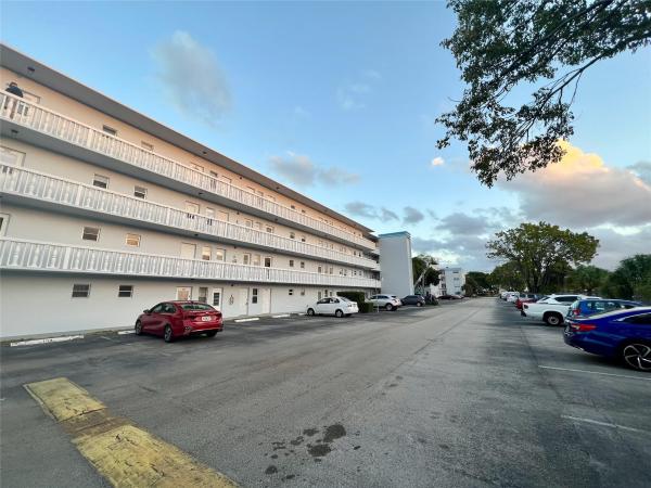 Danians North, 600 NE 2nd St #107, Dania Beach, Florida 33004, image 3