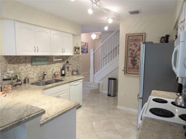 Ocean Walk Villas, 1900 Oceanwalk Ln #117, Lauderdale By The Sea, Florida 33062, image 2