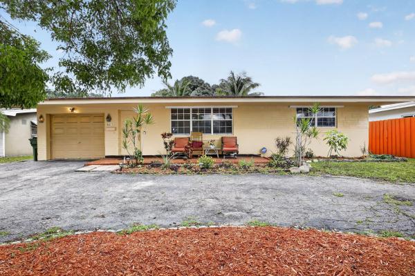 Boulevard Heights, 1411 N Douglas Rd, Pembroke Pines, Florida 33024, image 1