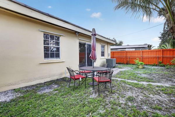 Boulevard Heights, 1411 N Douglas Rd, Pembroke Pines, Florida 33024, image 1