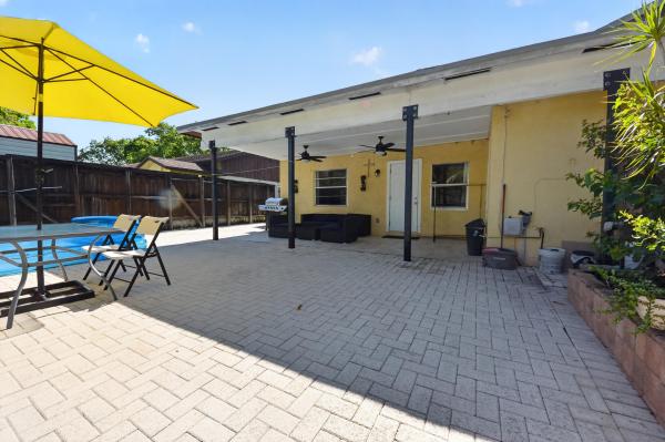 Lake Island, 4357 NW 6th Ave, Deerfield Beach, Florida 33064, image 1