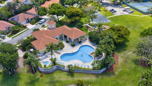 Bonisle At Woodbine, 2097 Bonisle Cir, Riviera Beach, Florida 33418, image 2