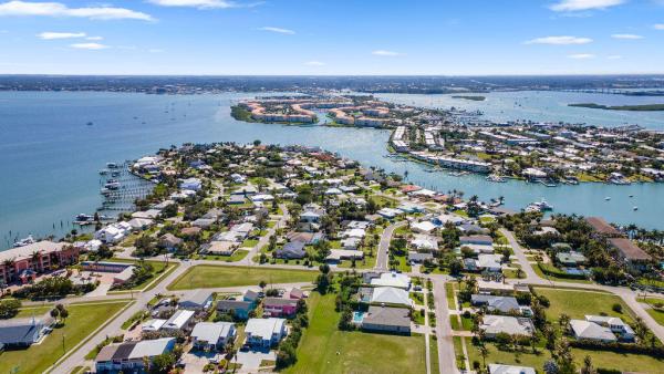 Ocean View, 646 Eldorado St, Fort Pierce, Florida 34949, image 2