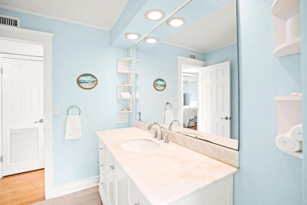 Sea Isle Of Palm Beach Shores, 114 Cascade Ln #4, Palm Beach Shores, Florida 33404, image 1