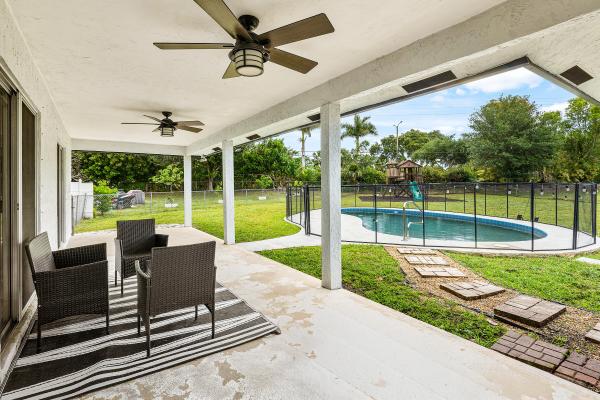 Huntington Woods, 206 Parkwood Dr S, Royal Palm Beach, Florida 33411, image 3