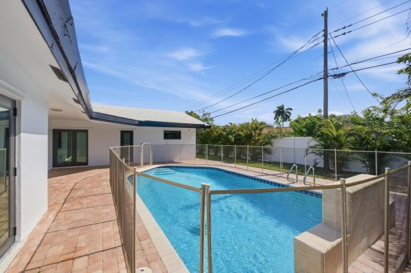 Imperial Point, 6600 NE 21st Ter, Fort Lauderdale, Florida 33308, image 1
