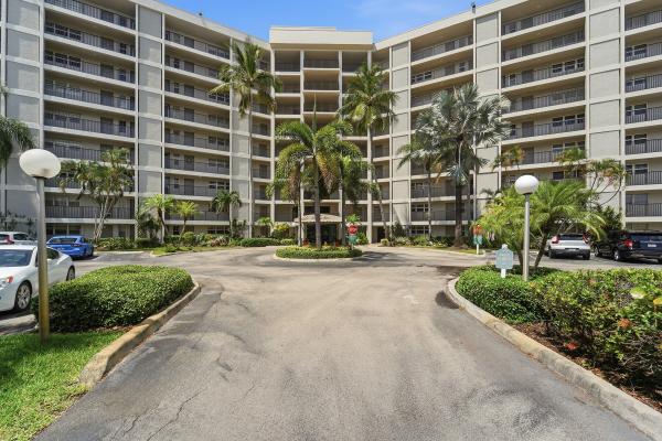 Palm-Aire Country Club 2, 2681 S Course Dr #808, Pompano Beach, Florida 33069, image 1