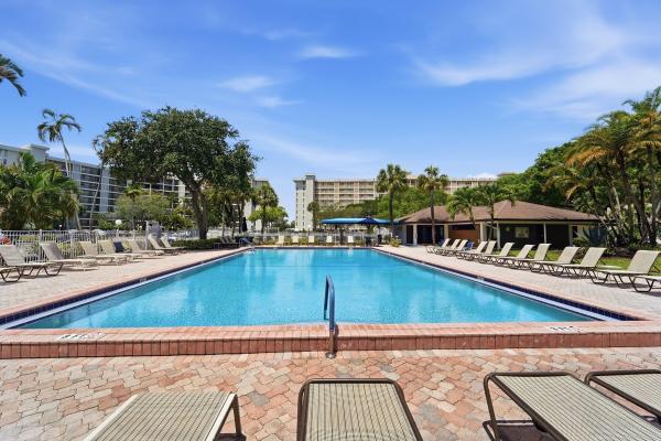 Palm-Aire Country Club 2, 2681 S Course Dr #808, Pompano Beach, Florida 33069, image 2