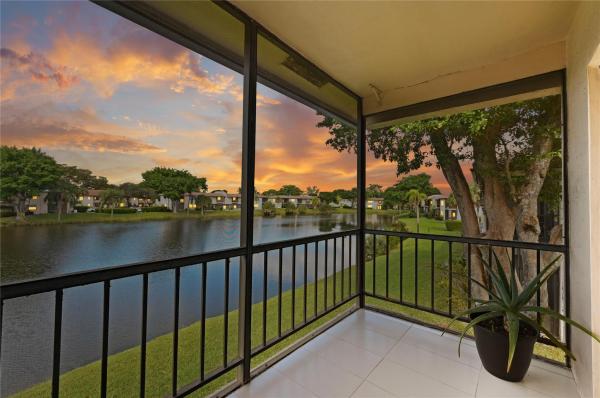 The Vistas Of Boca Lago, 21649 Juego Cir, Boca Raton, Florida 33433, image 3